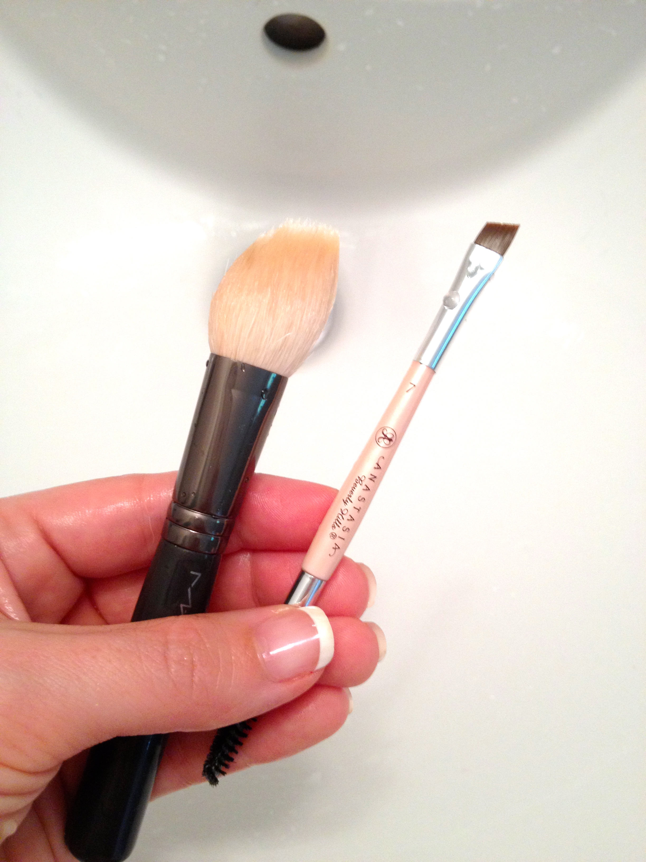 Clean Make-up Brushes