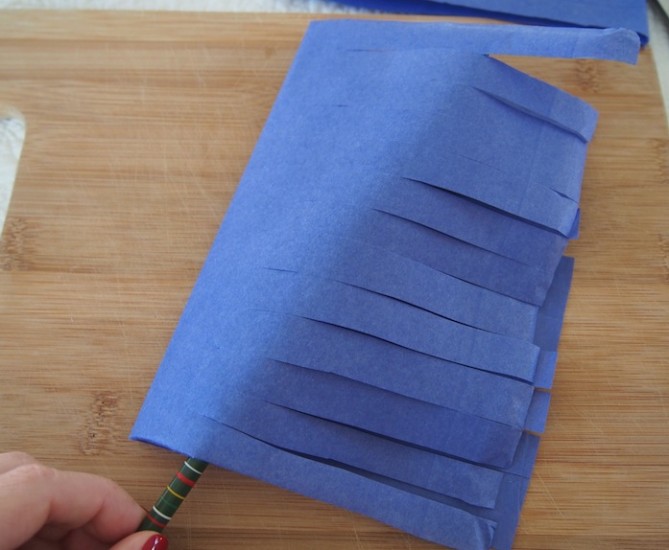Paper tassel garland DIY